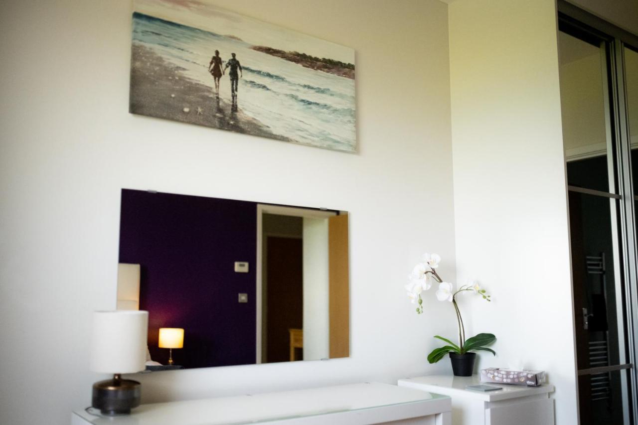 Stunning Sea Views, Luxury Apartment Beaches & Restaurants Are A Short Walk Away Newquay  Bagian luar foto